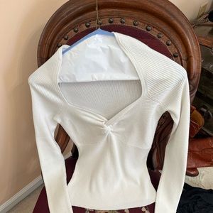 Lagence sweater in a s/p in very good condition.  Love this designer